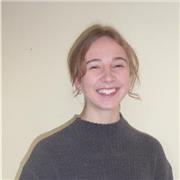 Profesora licenciada TEFL de Inglés especializada en todos los niveles (infantil a C2) con clases impartidas presencial y online